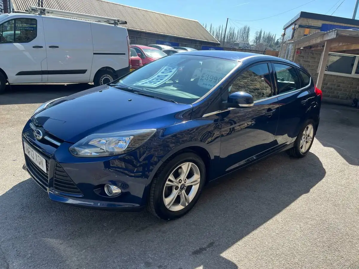 2013-ford-focus-16tdci-zetec-115ps-hatchback-big-1