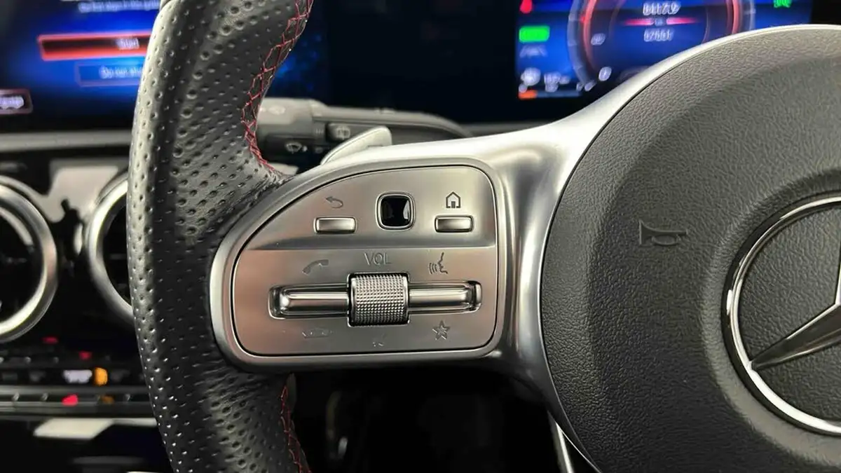 2021-mercedes-benz-a-class-13-a250e-amg-line-executive-hatchback-5d-big-21