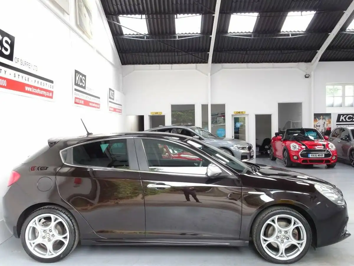 2014-alfa-romeo-giulietta-14-exclusive-alfa-tct-big-14