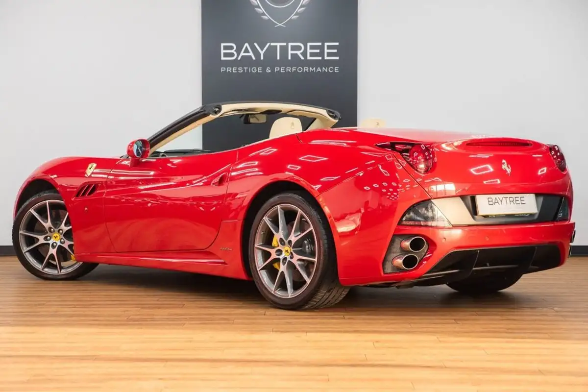 2012-ferrari-california-43-big-21