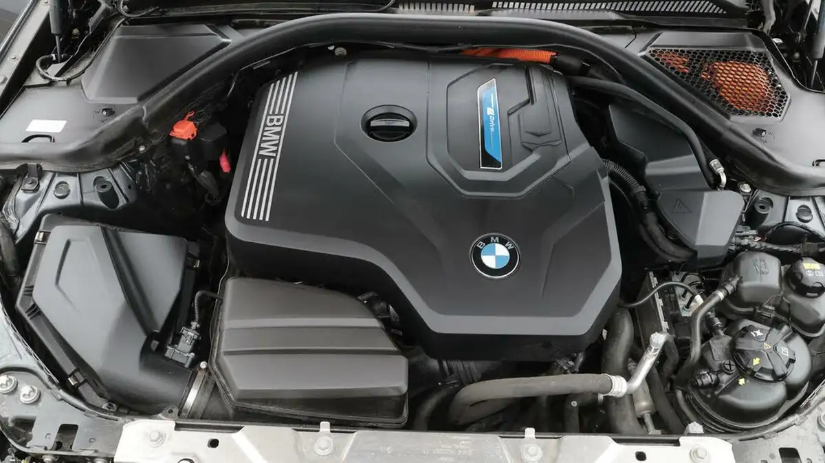 2020-bmw-3-series-20-330e-sport-pro-saloon-4d-big-19