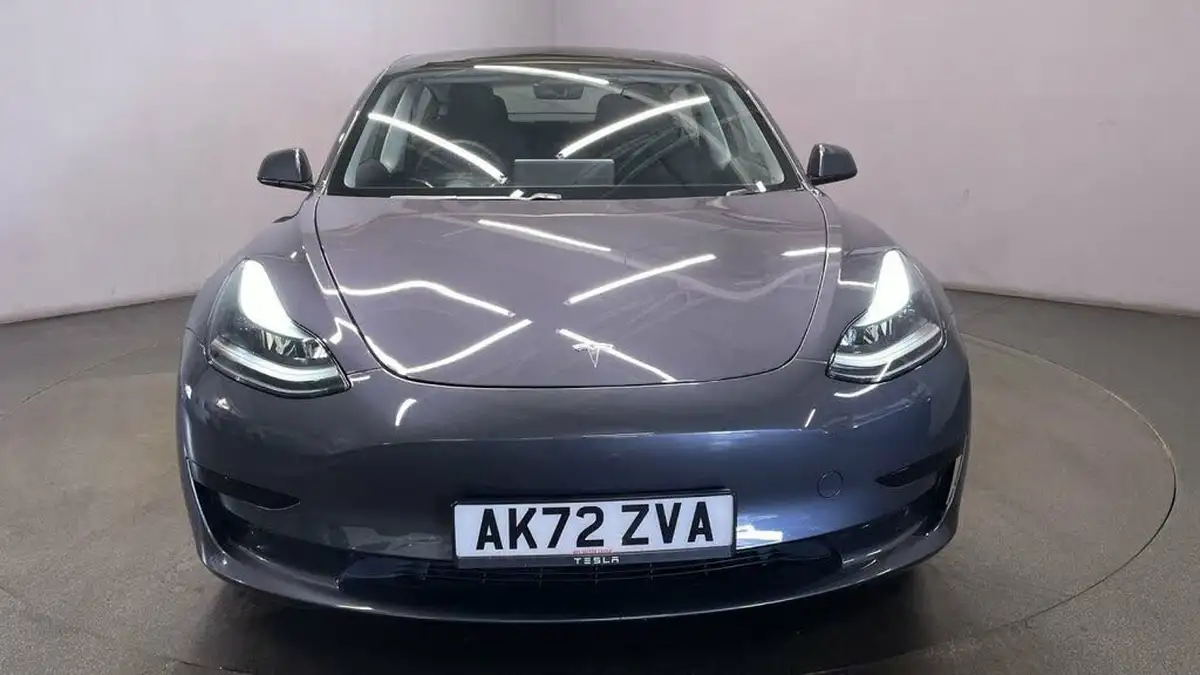2022-tesla-model-3-e-rwd-big-9