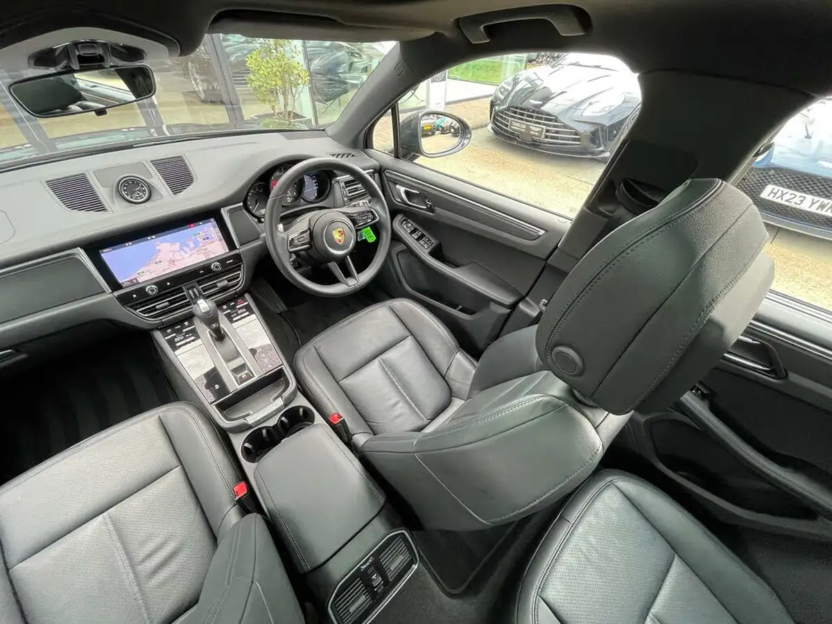 2022-porsche-macan-20-big-33