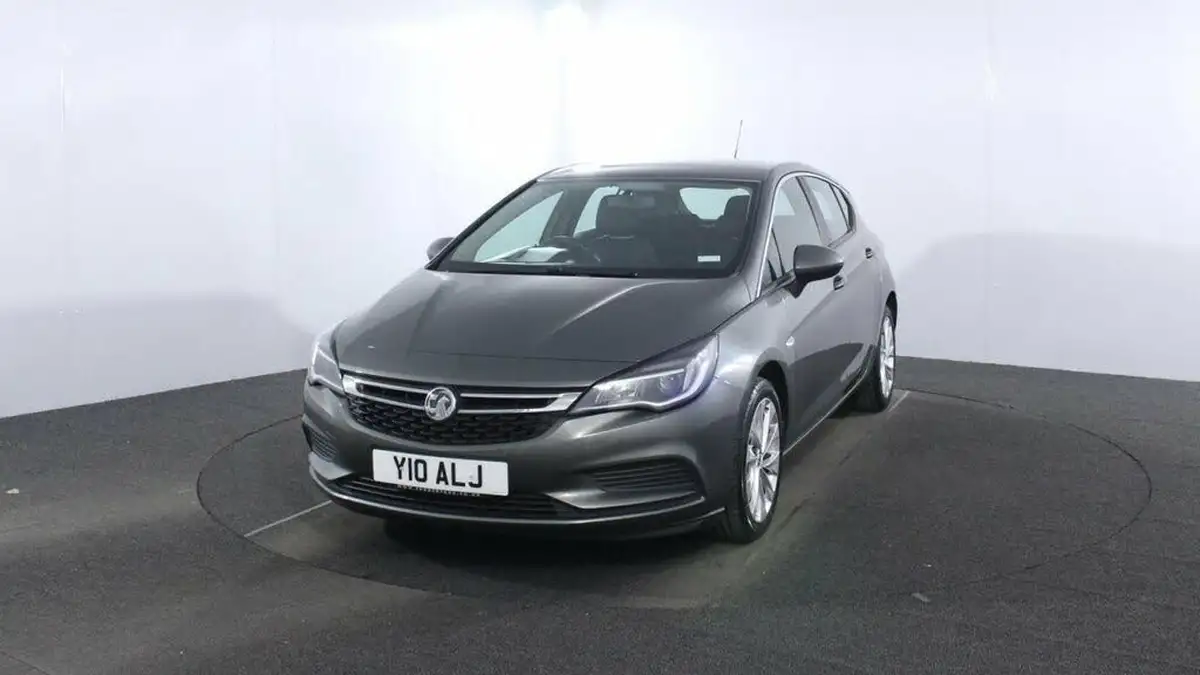 2016-vauxhall-astra-14i-16v-turbo-design-125ps-hatchback-big-2