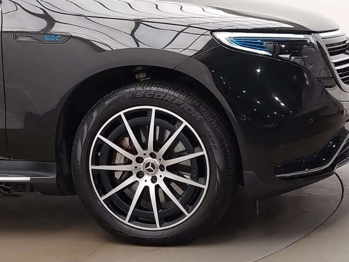 2022-mercedes-benz-eqc-e-eqc-400-amg-line-big-8