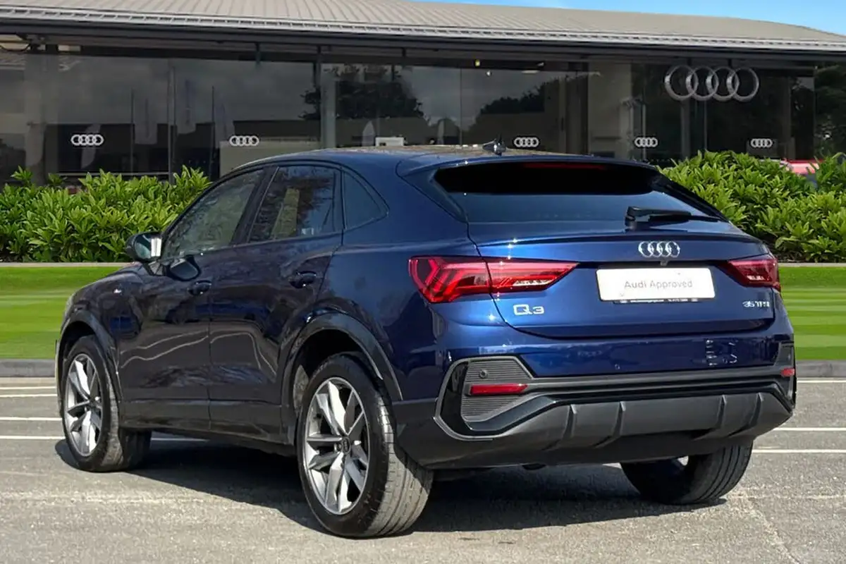 2023-audi-q3-15-35-tfsi-black-edition-cod-sportback-s-tronic-big-1