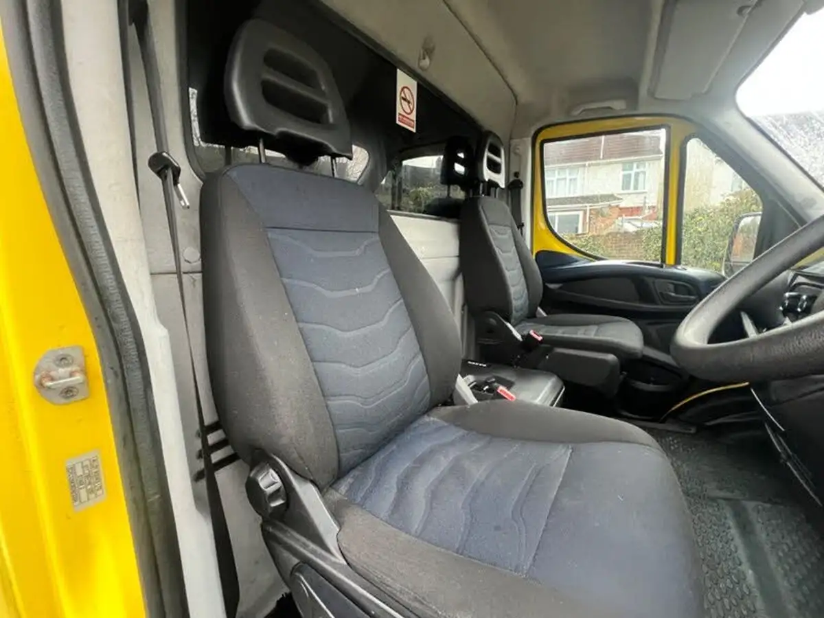 2019-iveco-daily-s-class-23td-35s12-4100-eu6-chassis-cab-hi-matic-big-6