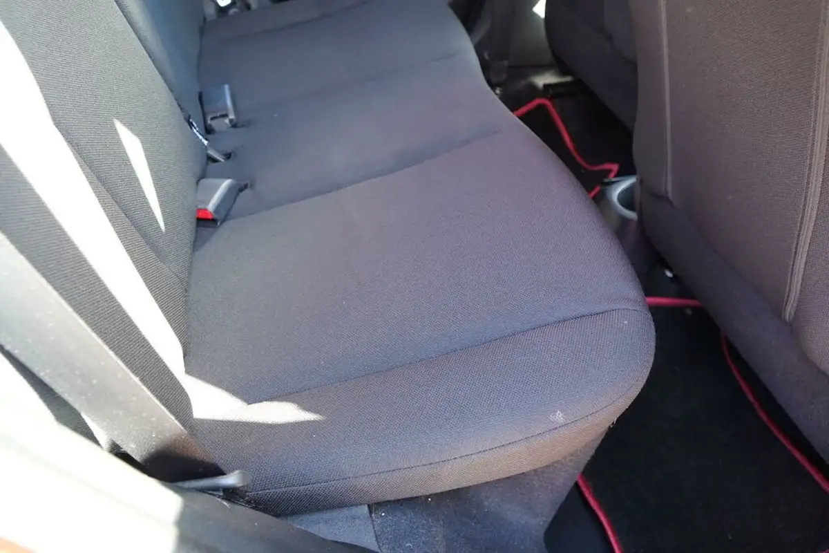 2015-citroen-c1-12-puretech-feel-5d-big-19