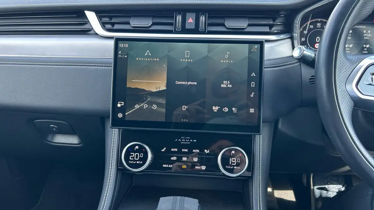 2021-jaguar-f-pace-20-p400e-s-big-23