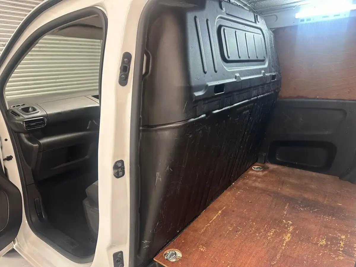 2020-vauxhall-combo-15cdti-sportive-2300-100pseu6dt-l1h1-panel-big-16