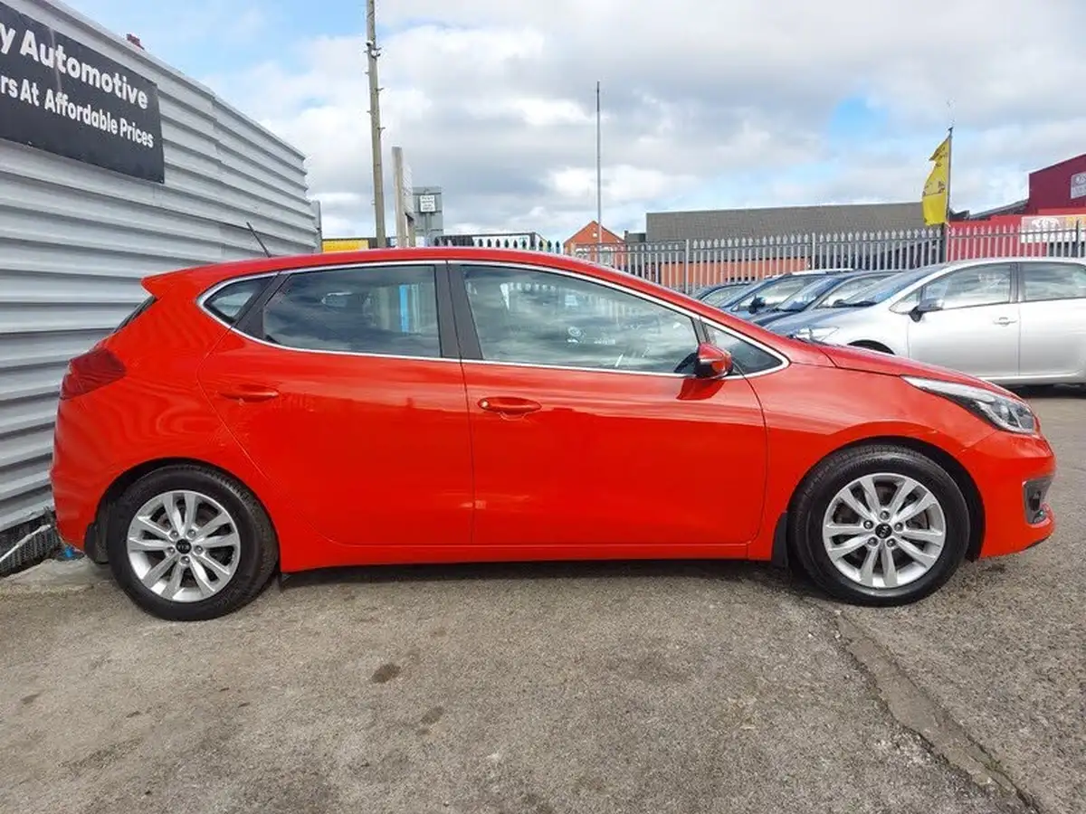 2017-kia-ceed-16crdi-2-hatchback-big-7