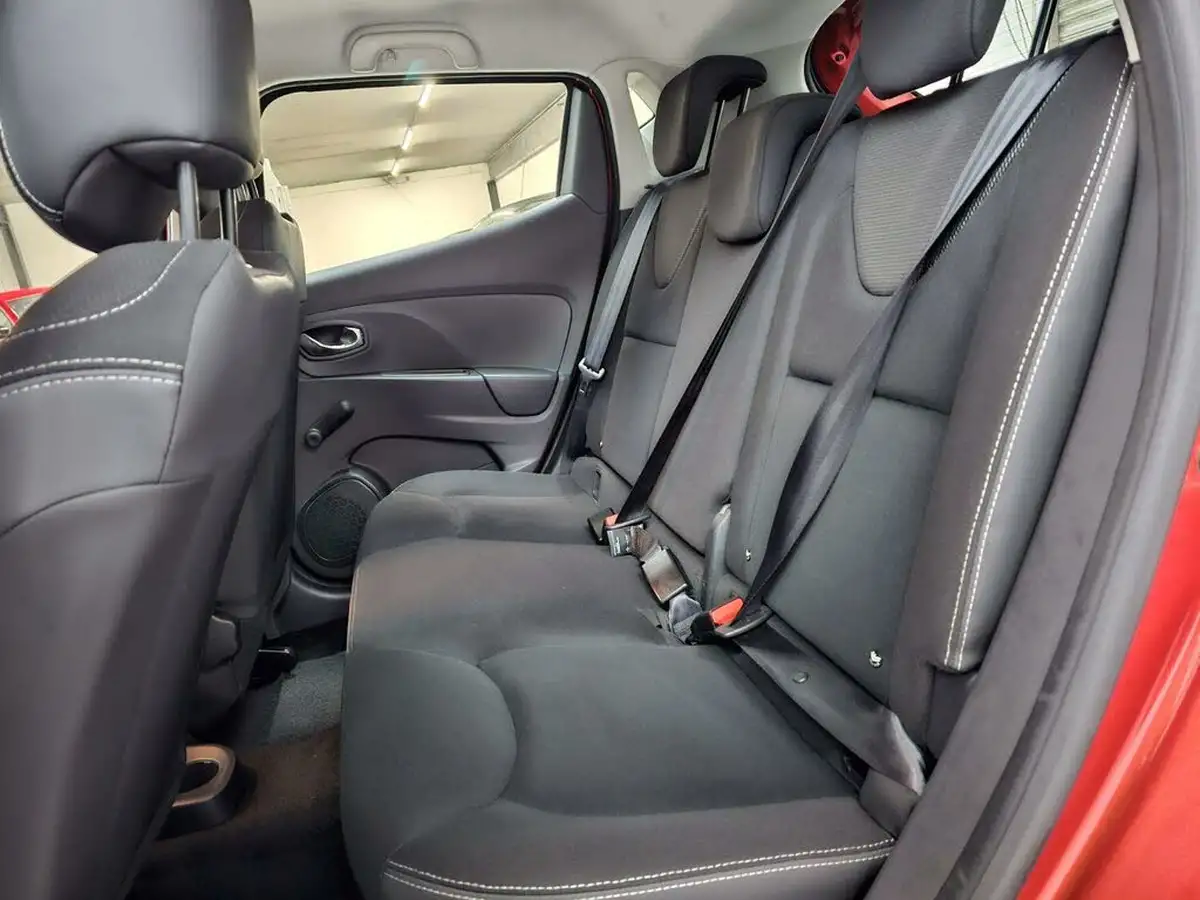 2014-renault-clio-12-dynamique-big-23