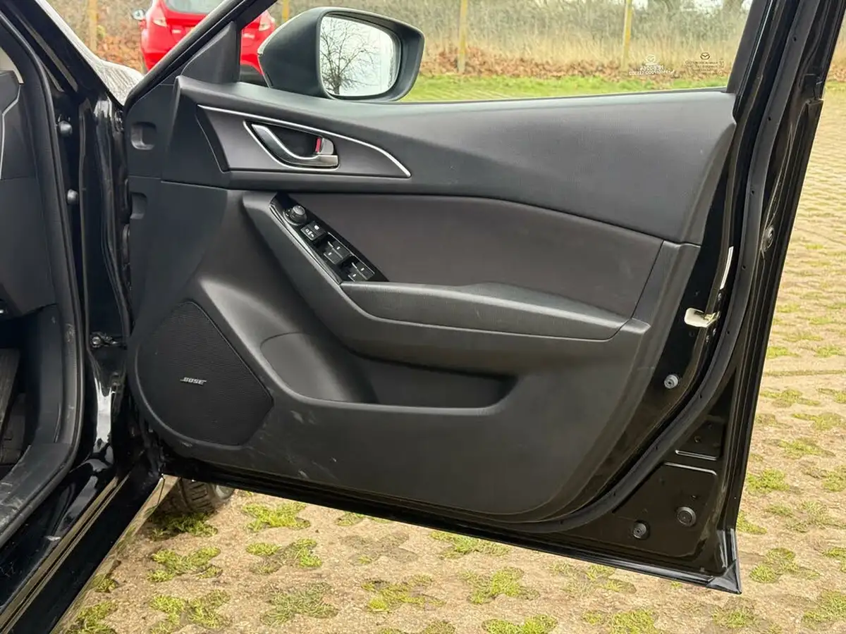 2018-mazda-mazda3-20-sport-nav-120ps-hatchback-5d-big-45