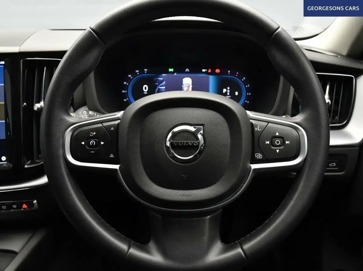 2021-volvo-xc60-20-b5-momentum-big-14