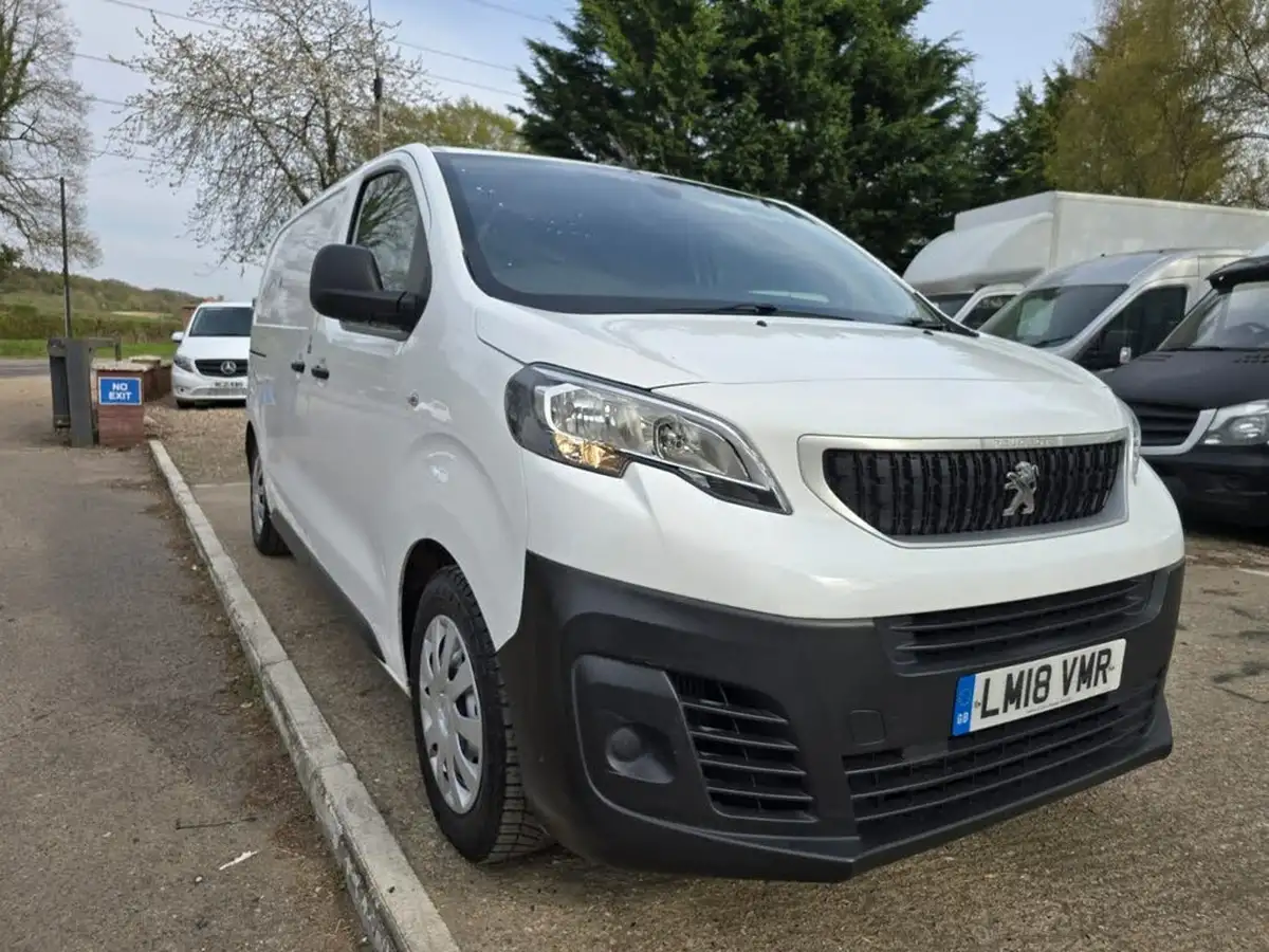 2018-peugeot-expert-16bluehdi-professional-standard-1000-95-ss-etg6-big-2