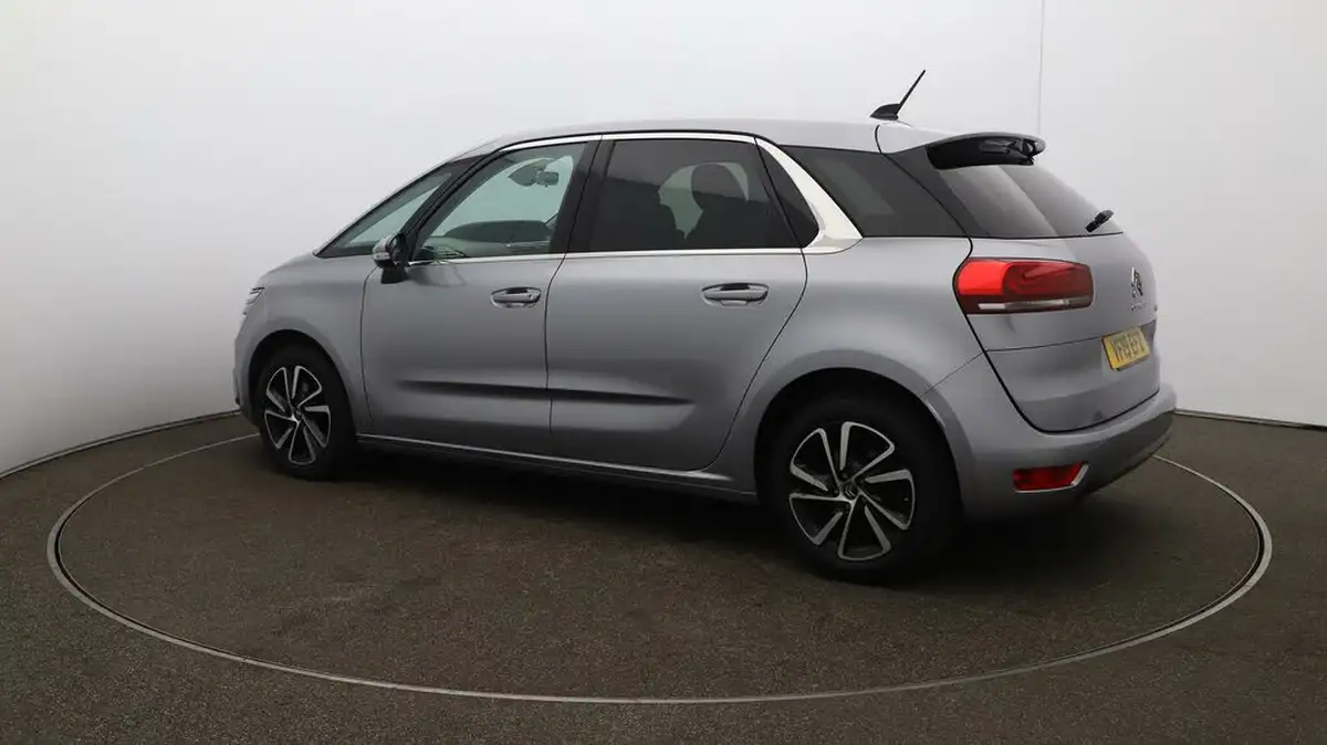 2019-citroen-c4-spacetourer-20bluehdi-feel-big-28
