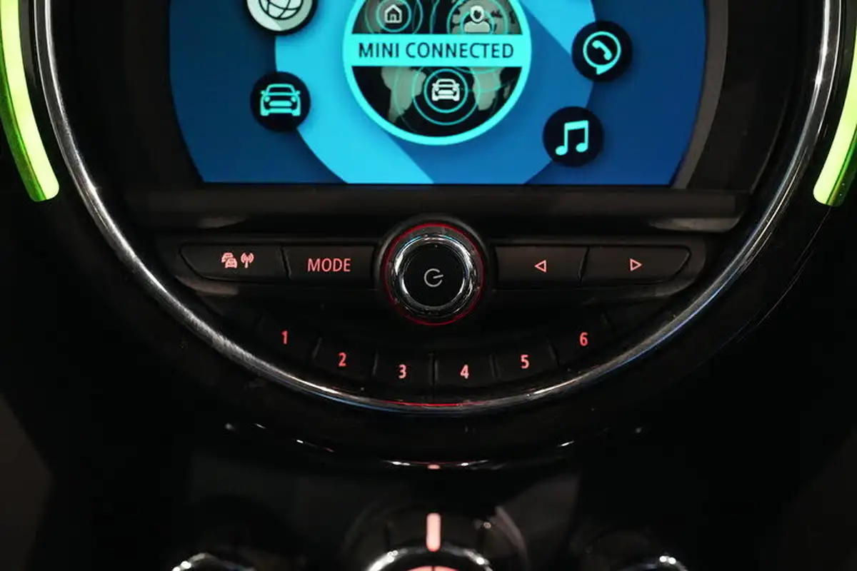2020-mini-countryman-15-cooper-classic-auto-big-32