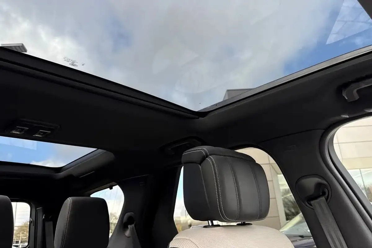 2024-land-rover-discovery-30-d300-dynamic-hse-big-21