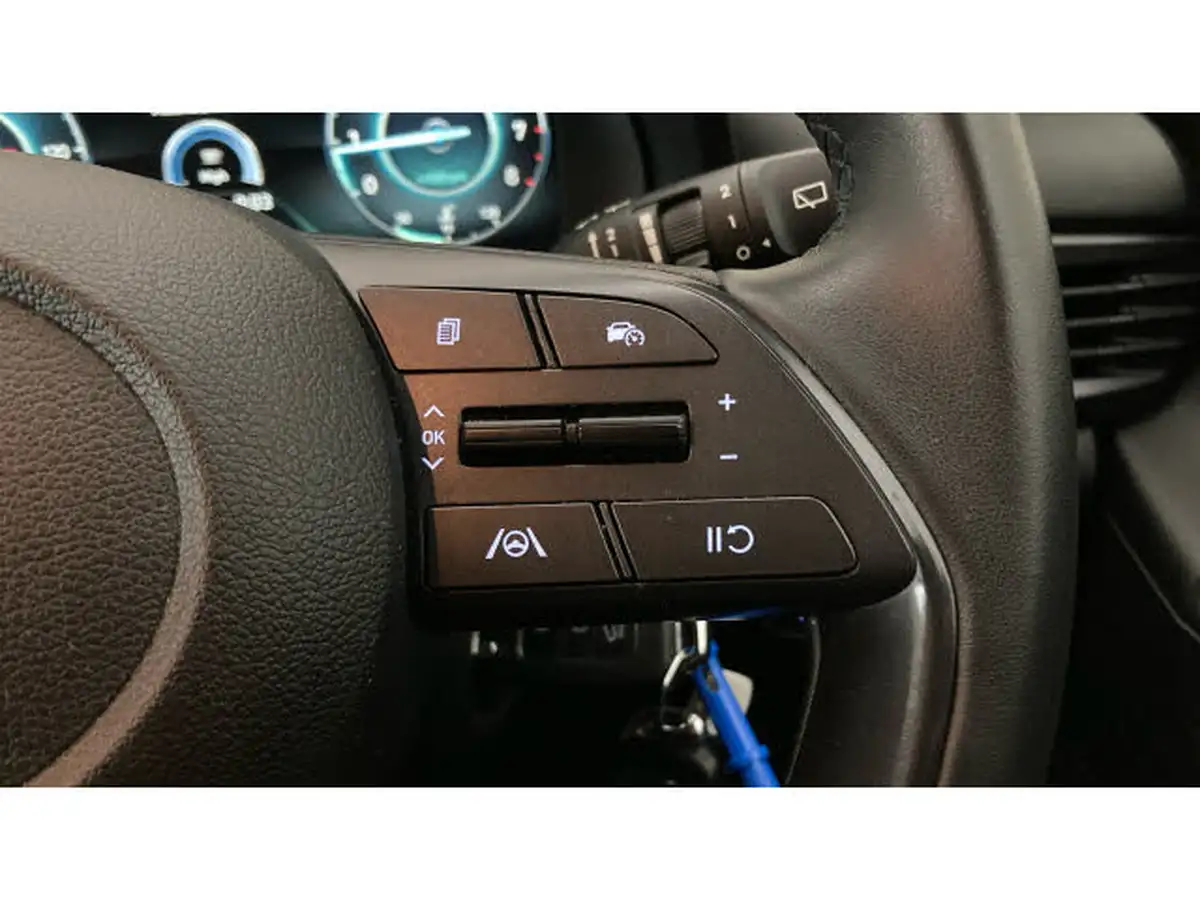 2022-hyundai-i20-10-t-gdi-se-connect-dct-big-17