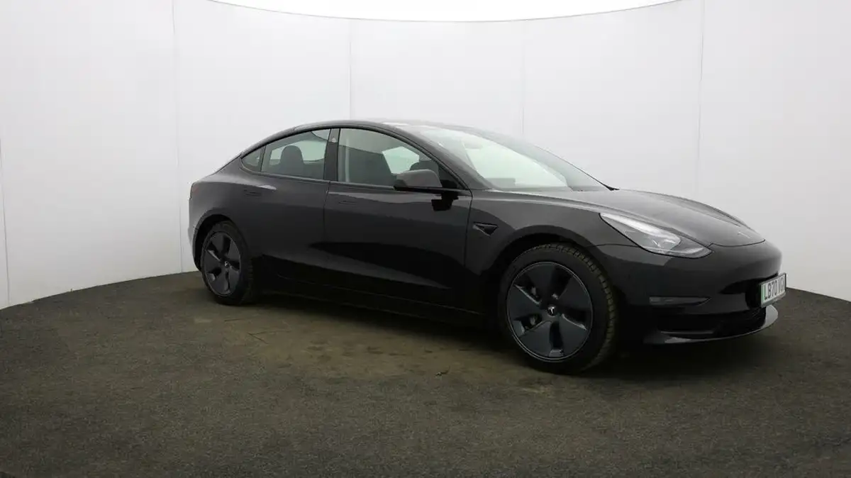 2020-tesla-model-3-e-long-range-big-0