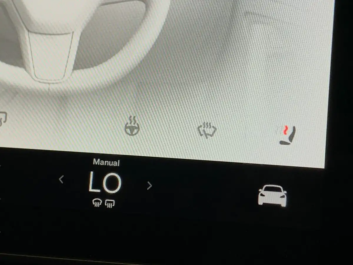 2022-tesla-model-y-e-long-range-big-22