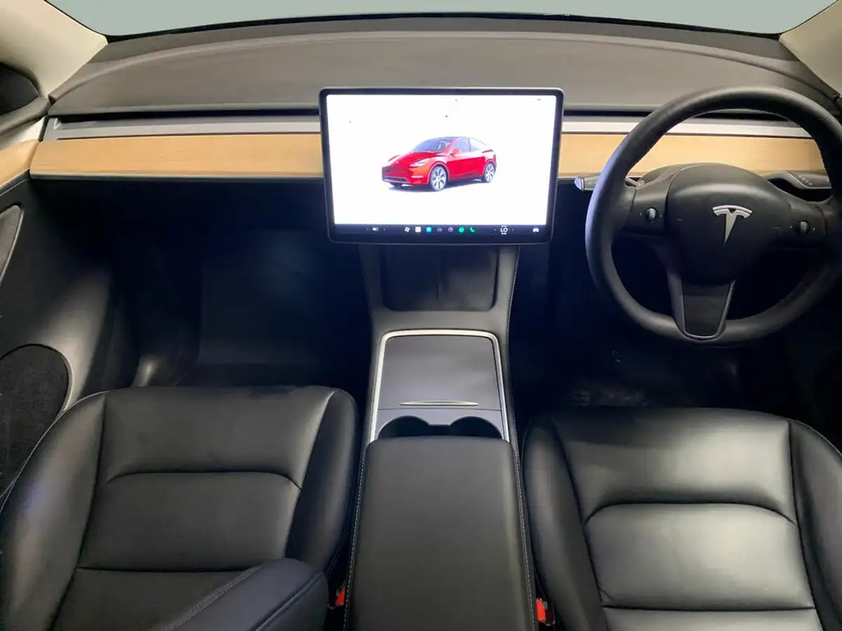 2022-tesla-model-y-e-long-range-big-2