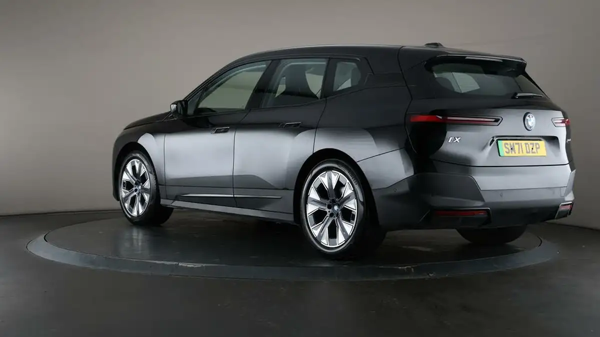 2022-bmw-ix-e-xdrive-40-sport-big-67