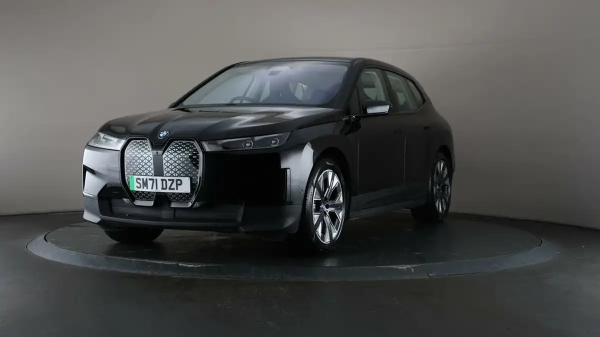 2022-bmw-ix-e-xdrive-40-sport-big-39