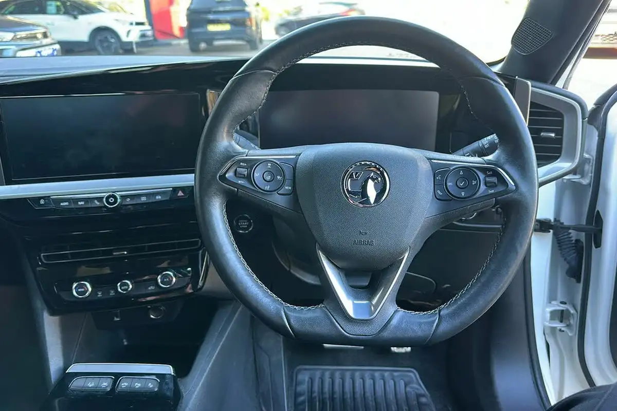 2022-vauxhall-mokka-e-ultimate-big-10
