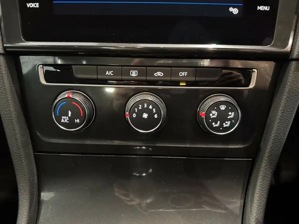 2018-volkswagen-golf-16tdi-se-nav-ss-hatchback-5d-big-25
