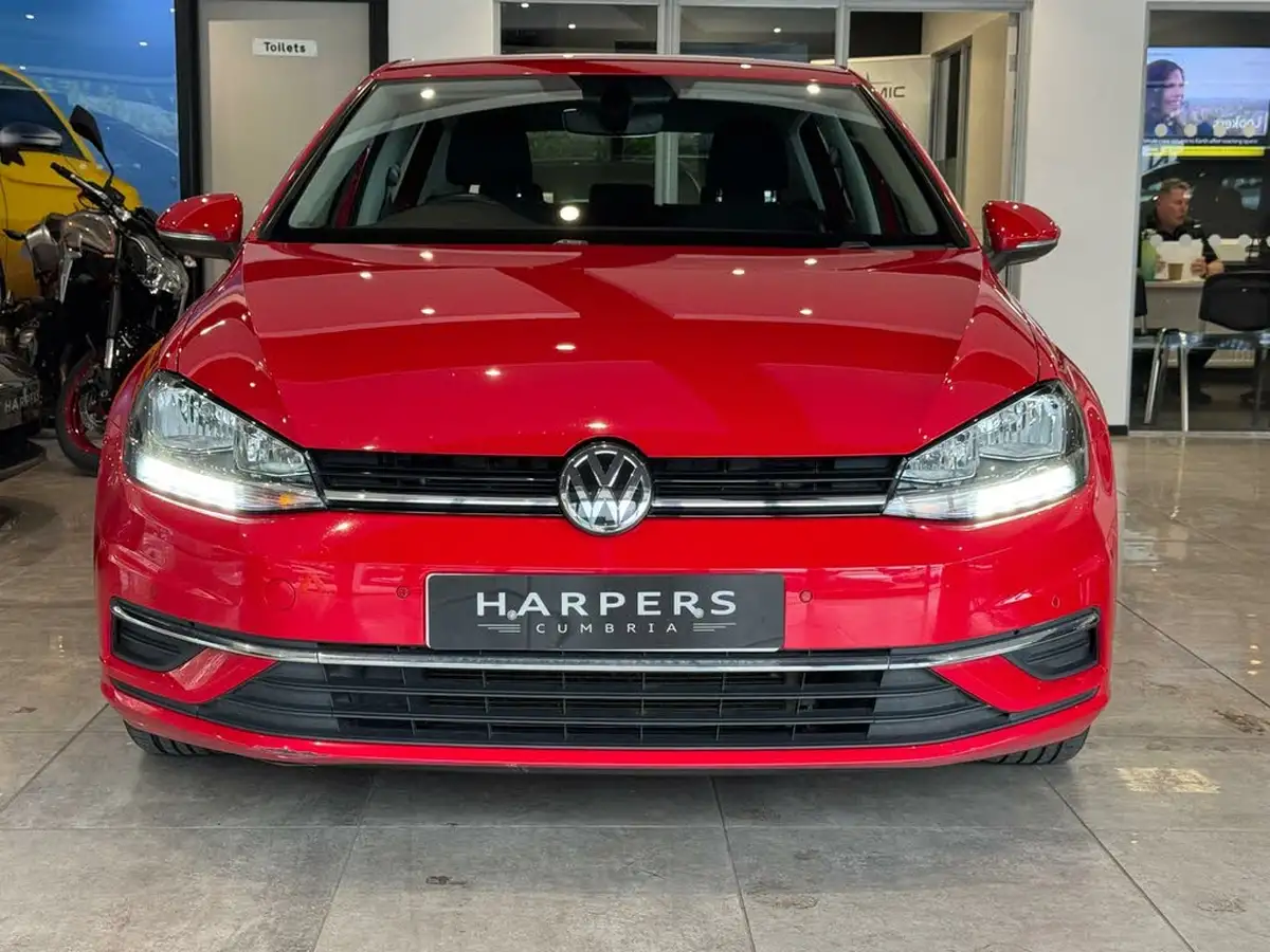2018-volkswagen-golf-16tdi-se-nav-ss-hatchback-5d-big-1