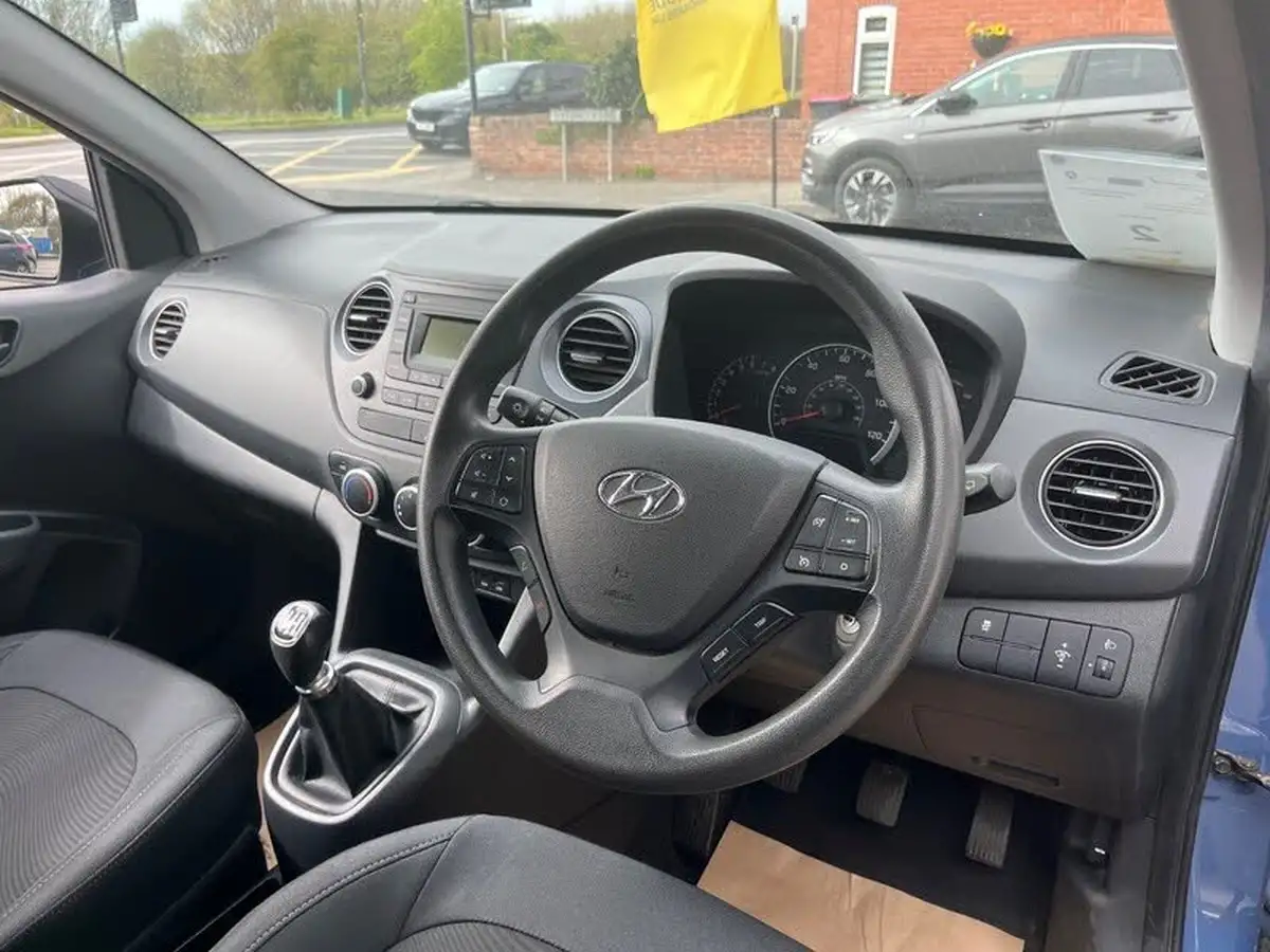 2017-hyundai-i10-12-se-big-18