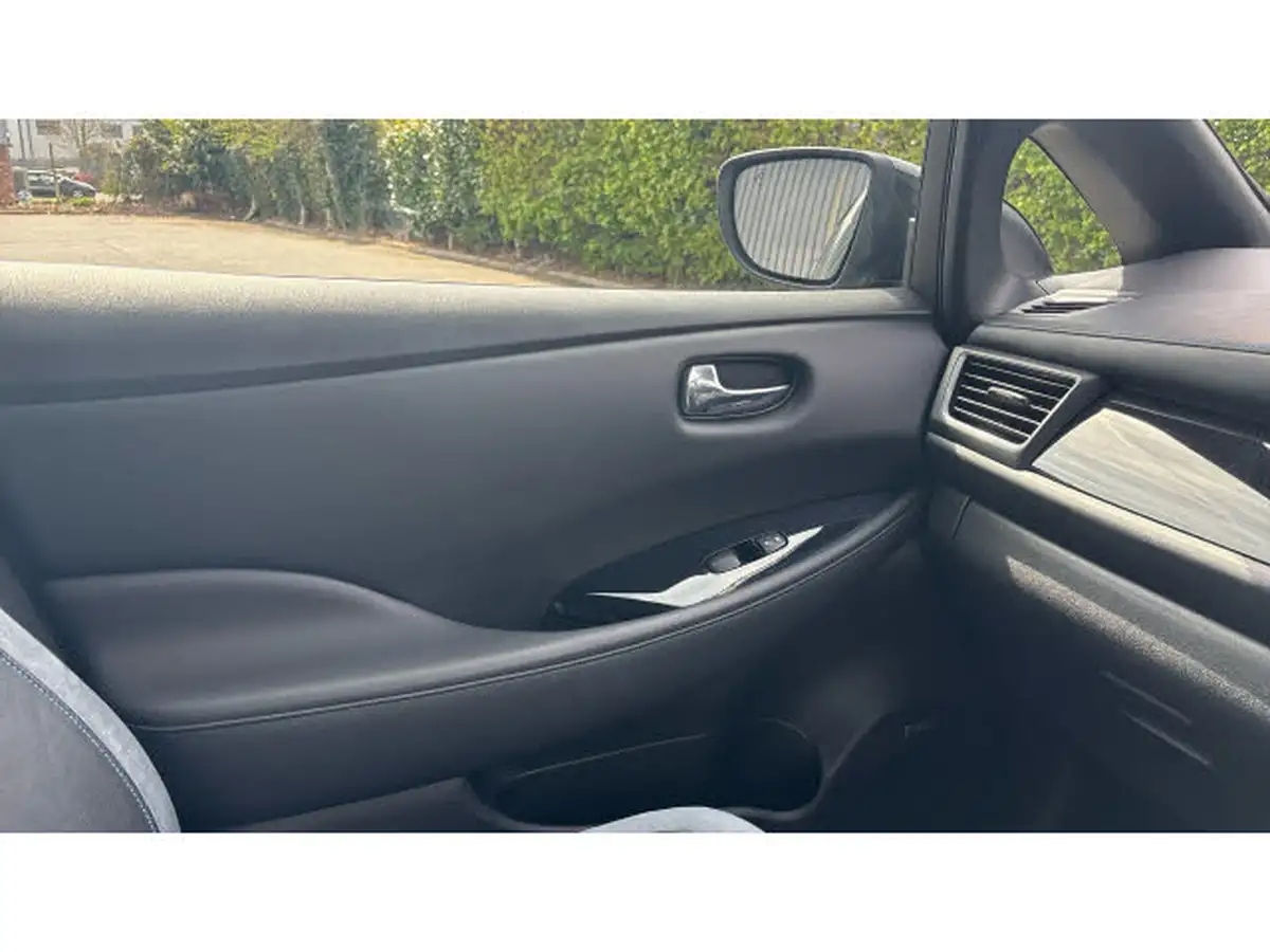 2021-nissan-leaf-e-e-tekna-big-58