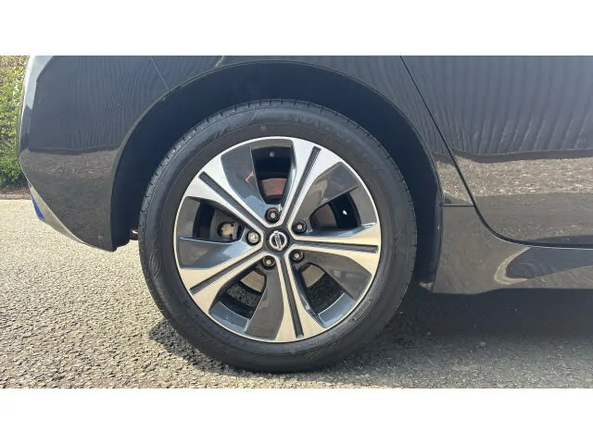 2021-nissan-leaf-e-e-tekna-big-6