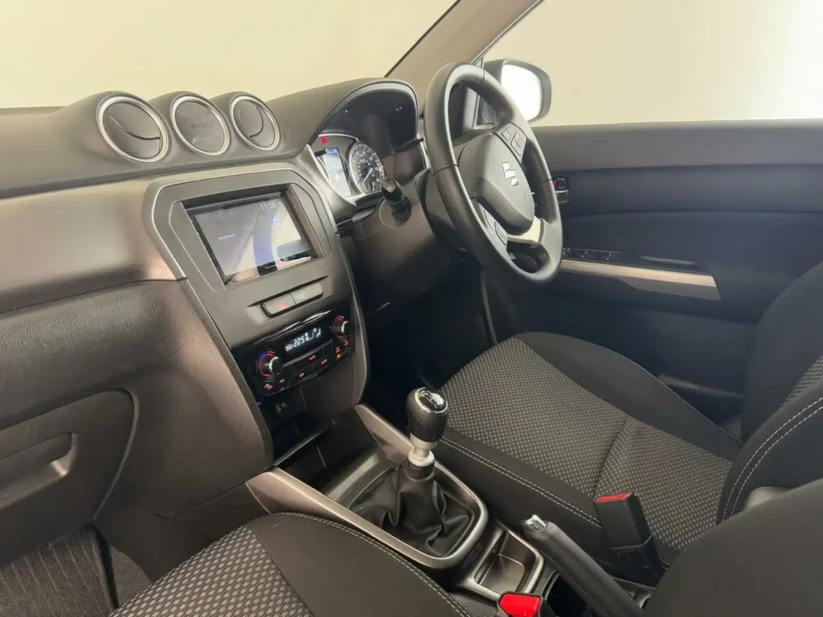 2022-suzuki-vitara-14-boosterjet-sz-t-big-13