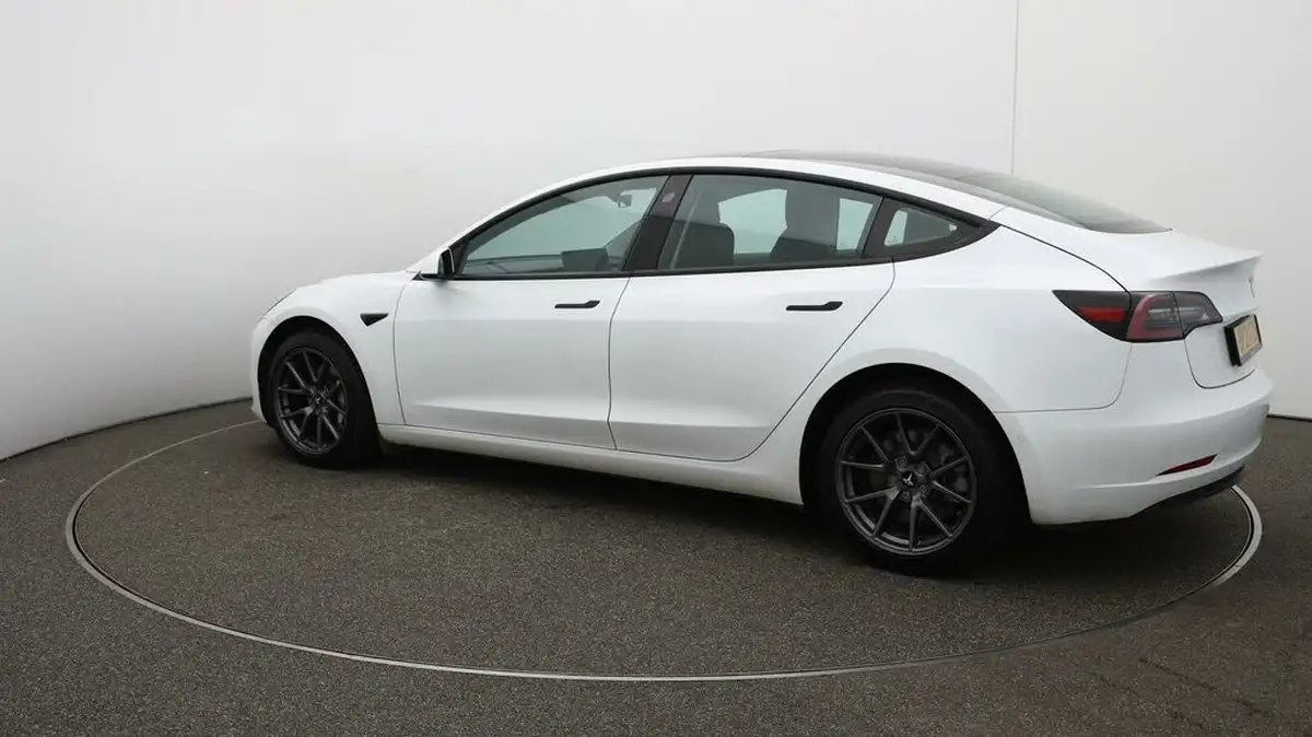 2021-tesla-model-3-e-long-range-4x4-big-54