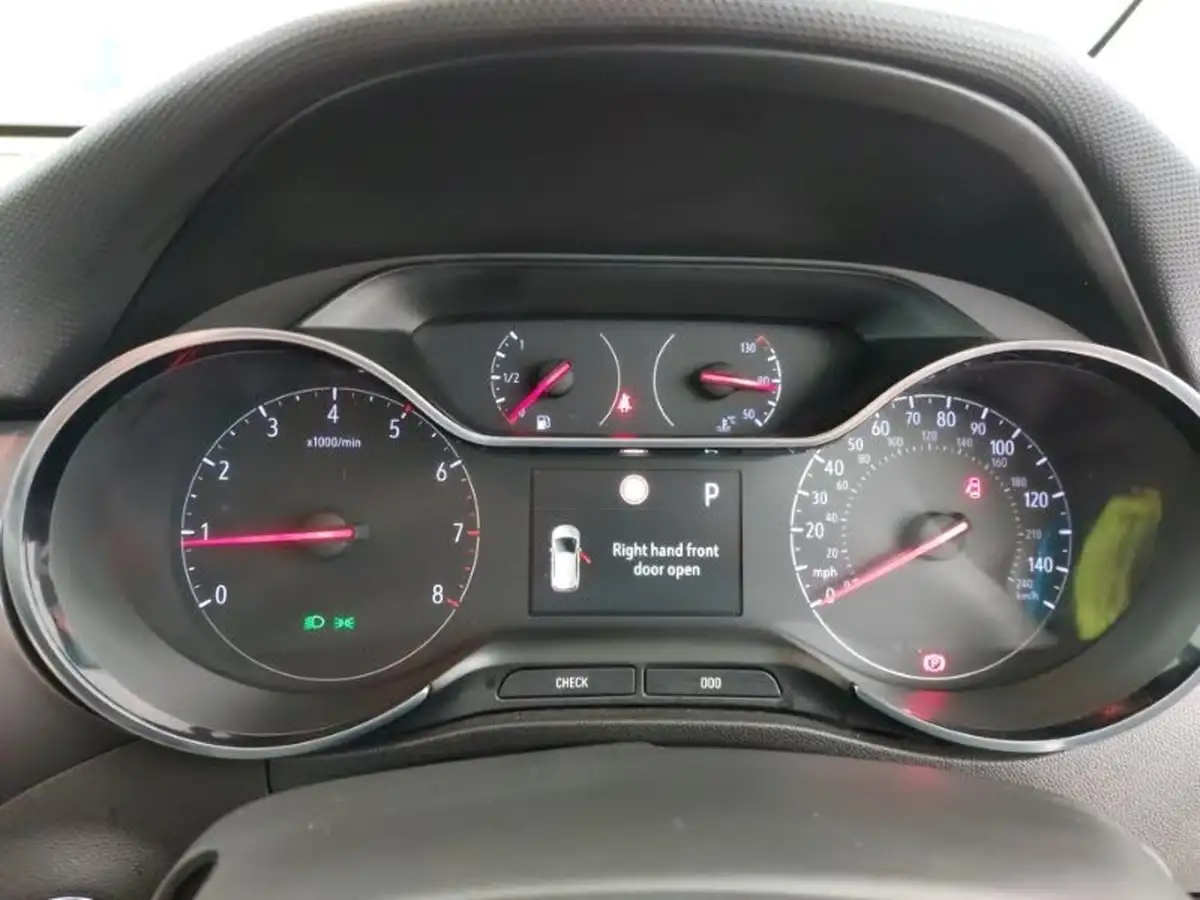 2021-vauxhall-crossland-12-ultimate-auto-big-12