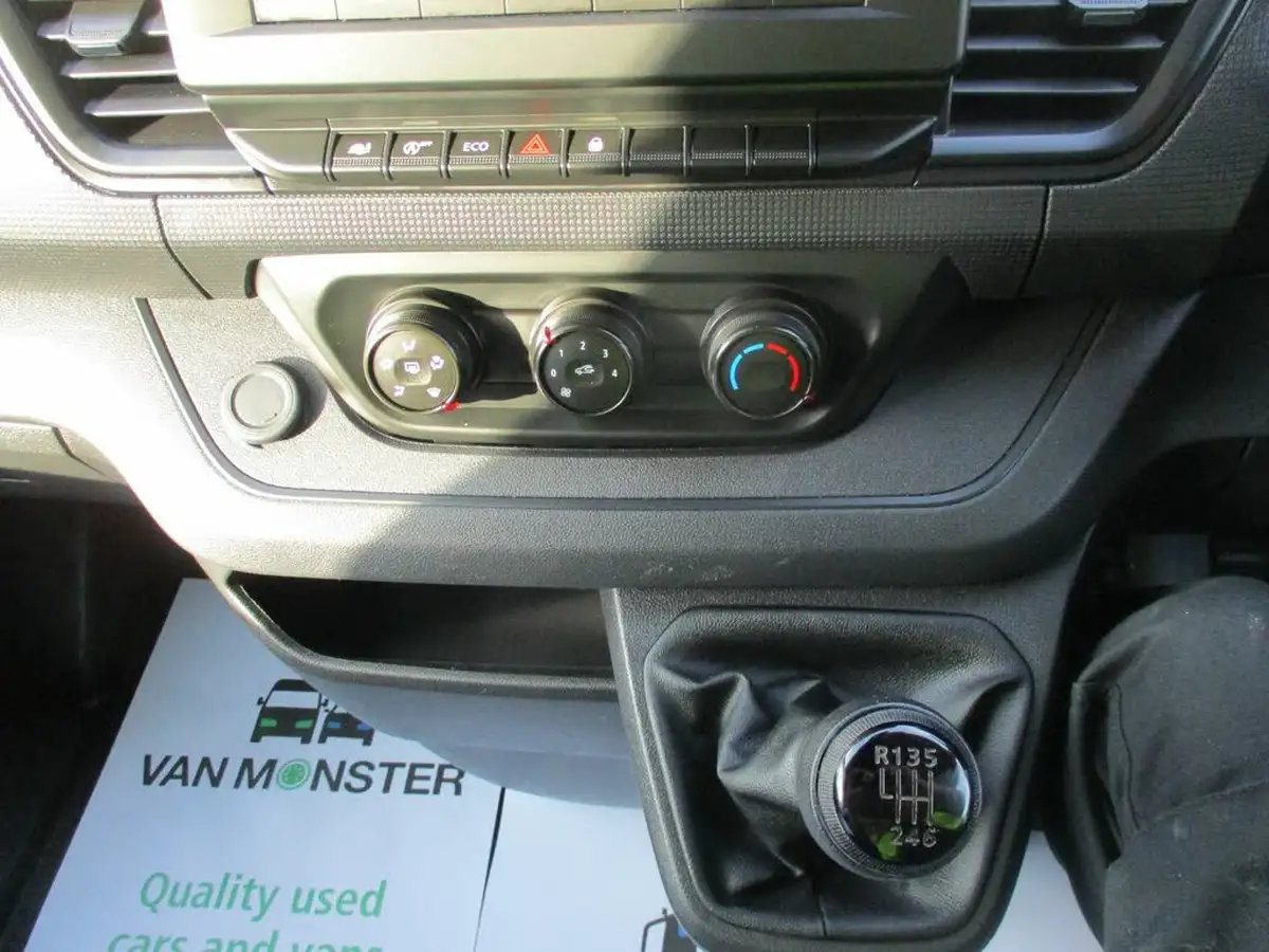 2022-renault-trafic-20dci-sl28-150-business-big-18