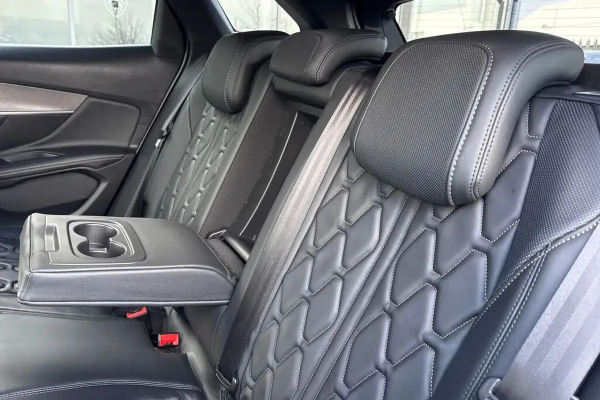 2020-peugeot-3008-suv-16-puretech-gt-300bhp-4x4-hybrid4-e-eat8-big-31