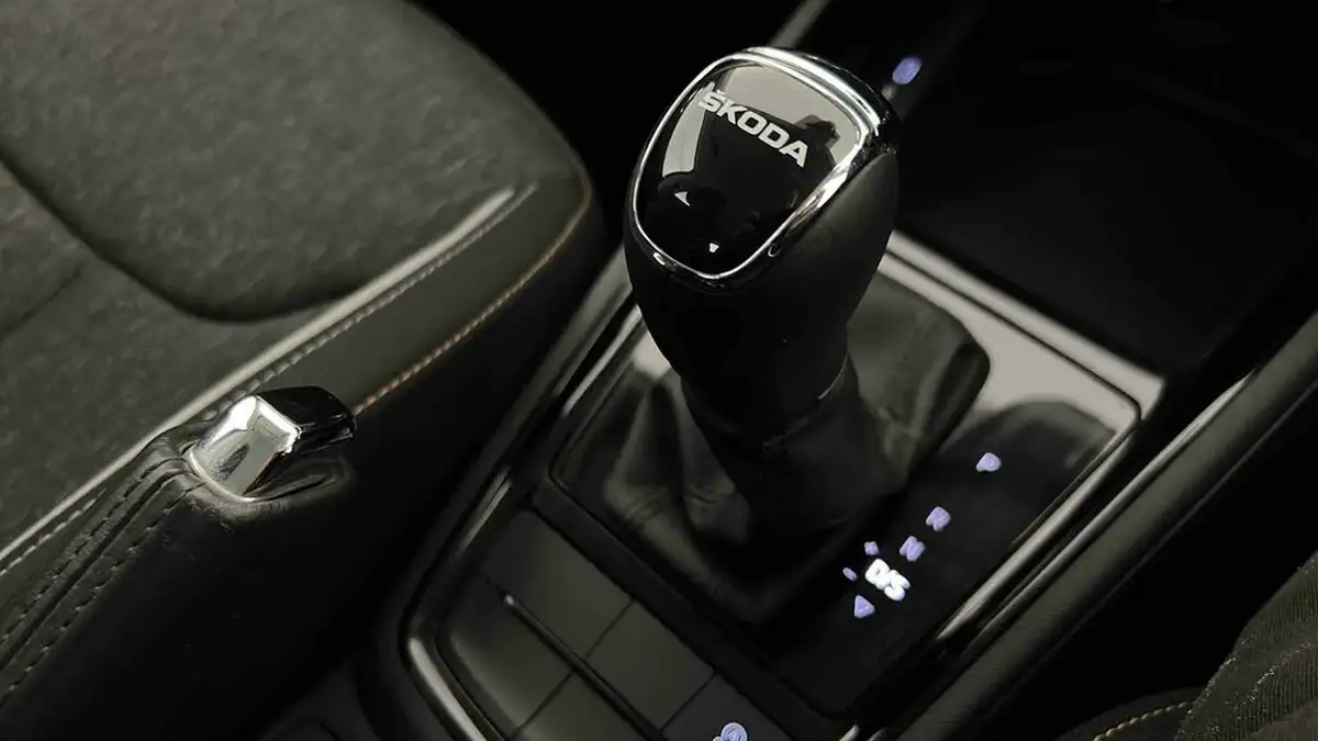 2021-skoda-kamiq-10-tsi-se-l-109ps-dsg-big-46