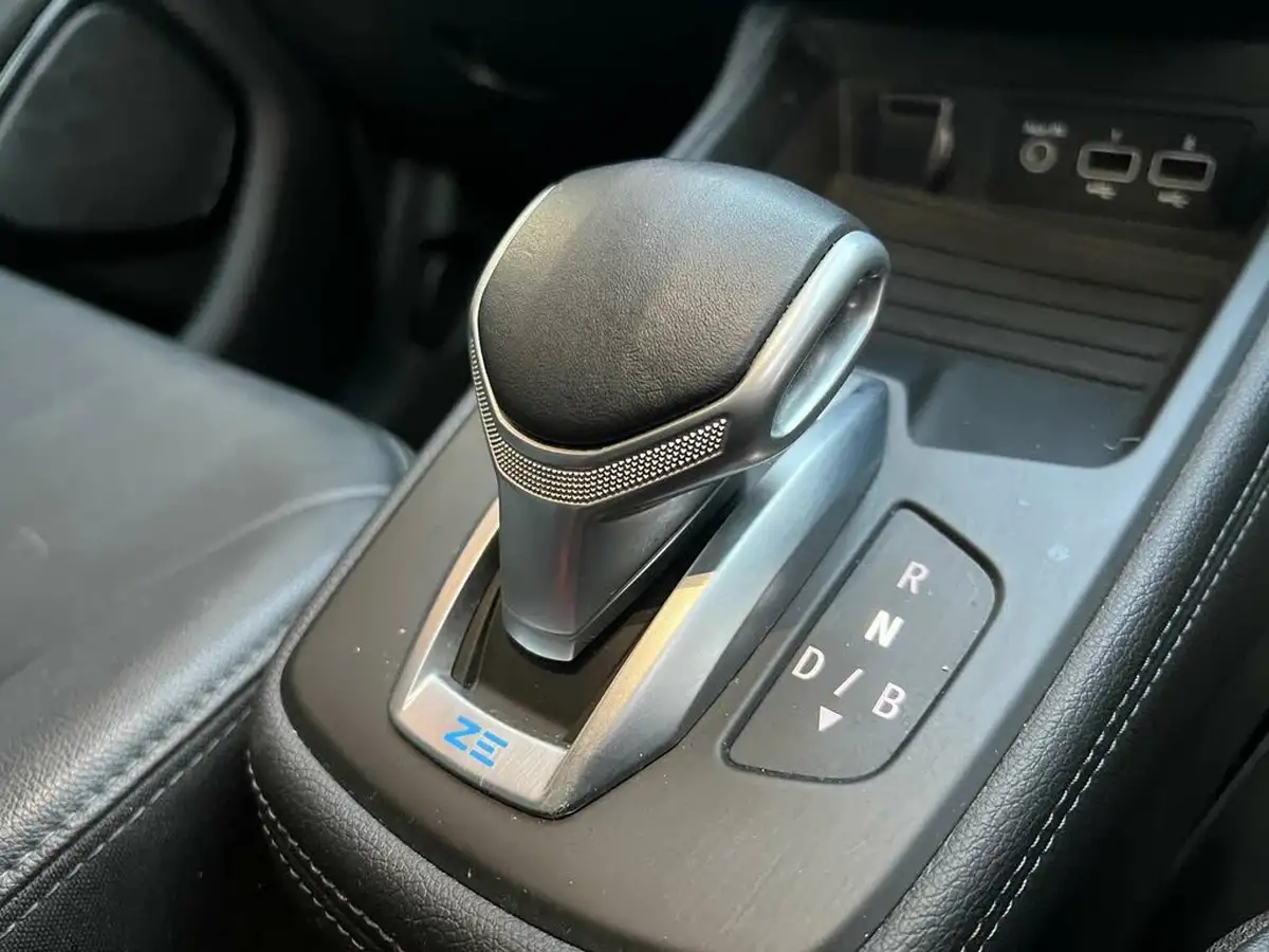 2021-renault-zoe-e-gt-line-big-50