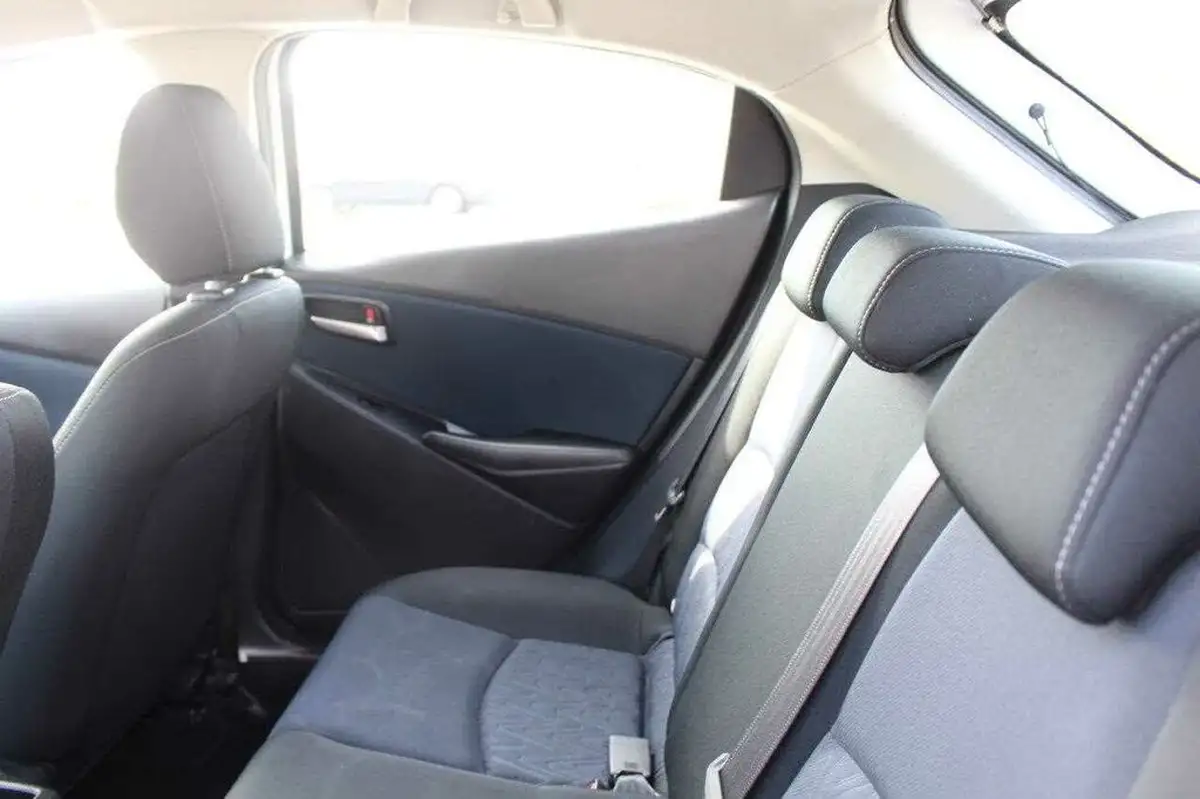 2016-mazda-mazda2-15-se-l-nav-big-29