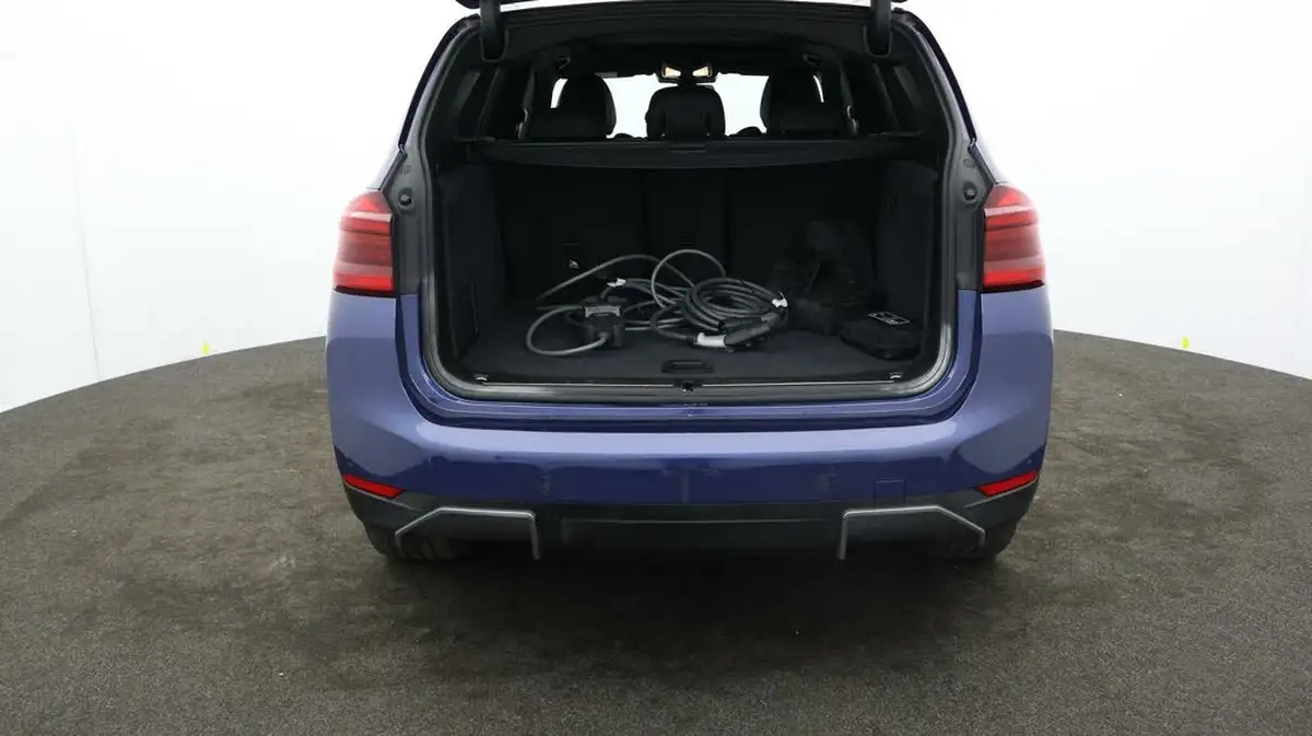 2021-bmw-ix3-e-premier-edition-big-16