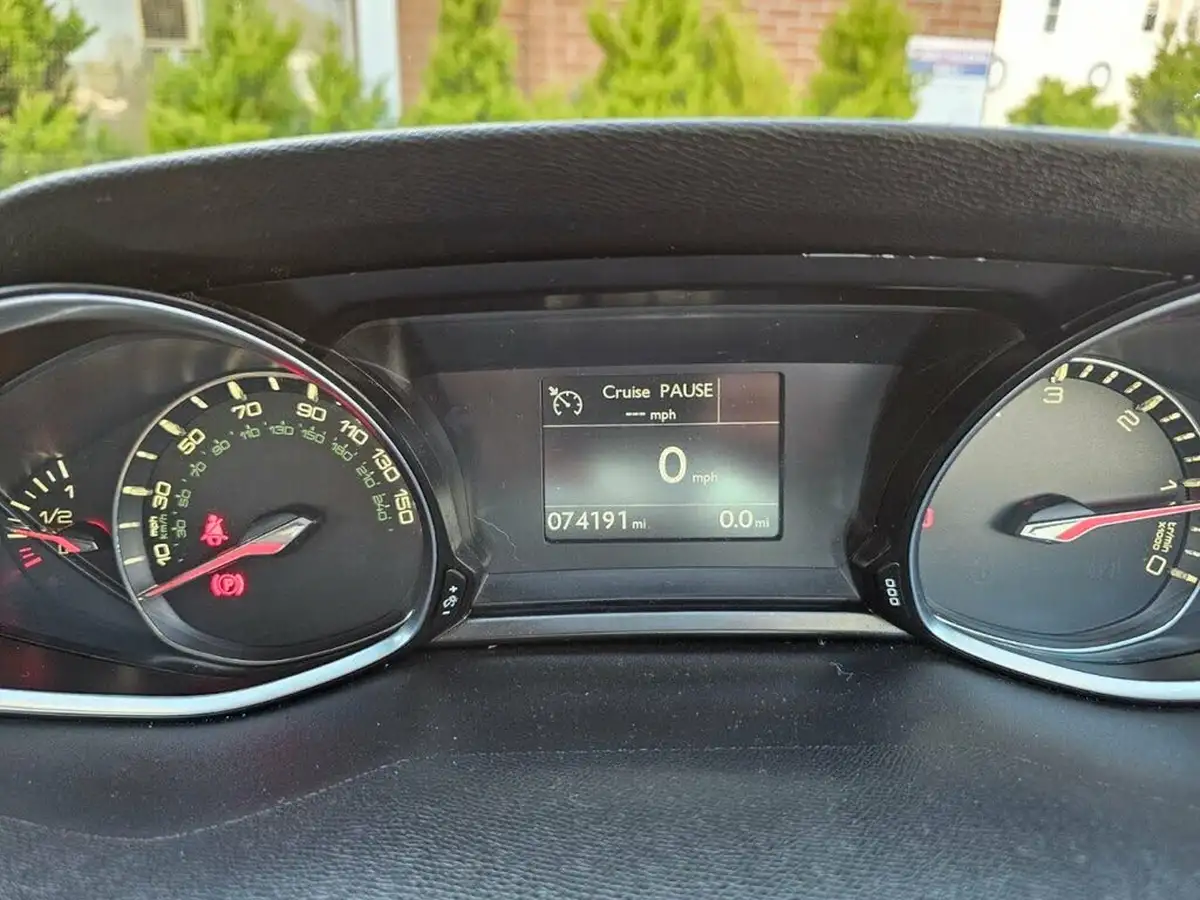 2014-peugeot-308-16hdi-active-big-22