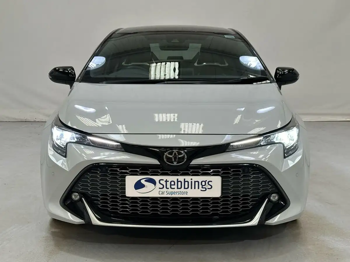 2020-toyota-corolla-18-vvt-i-gr-sport-trk-hatchback-big-2