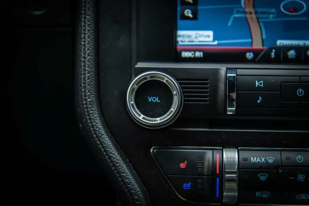 2016-ford-mustang-50-v8-gt-421ps-fastback-big-23