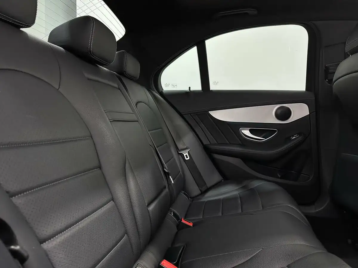 2015-mercedes-benz-c-class-21cdi-c300-amg-line-premiumss-saloon-4d-big-41