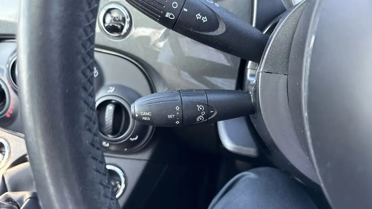 2018-fiat-500-12-lounge-big-24