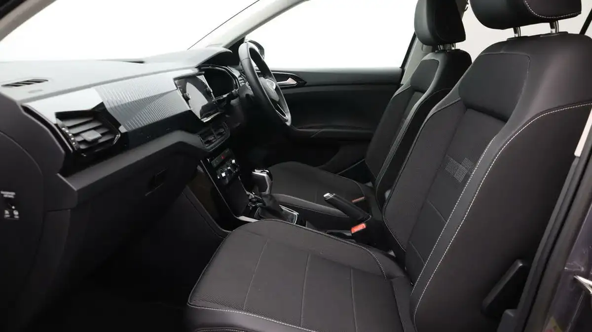 2023-volkswagen-t-cross-10-tsi-black-edition-110ps-dsg-big-14