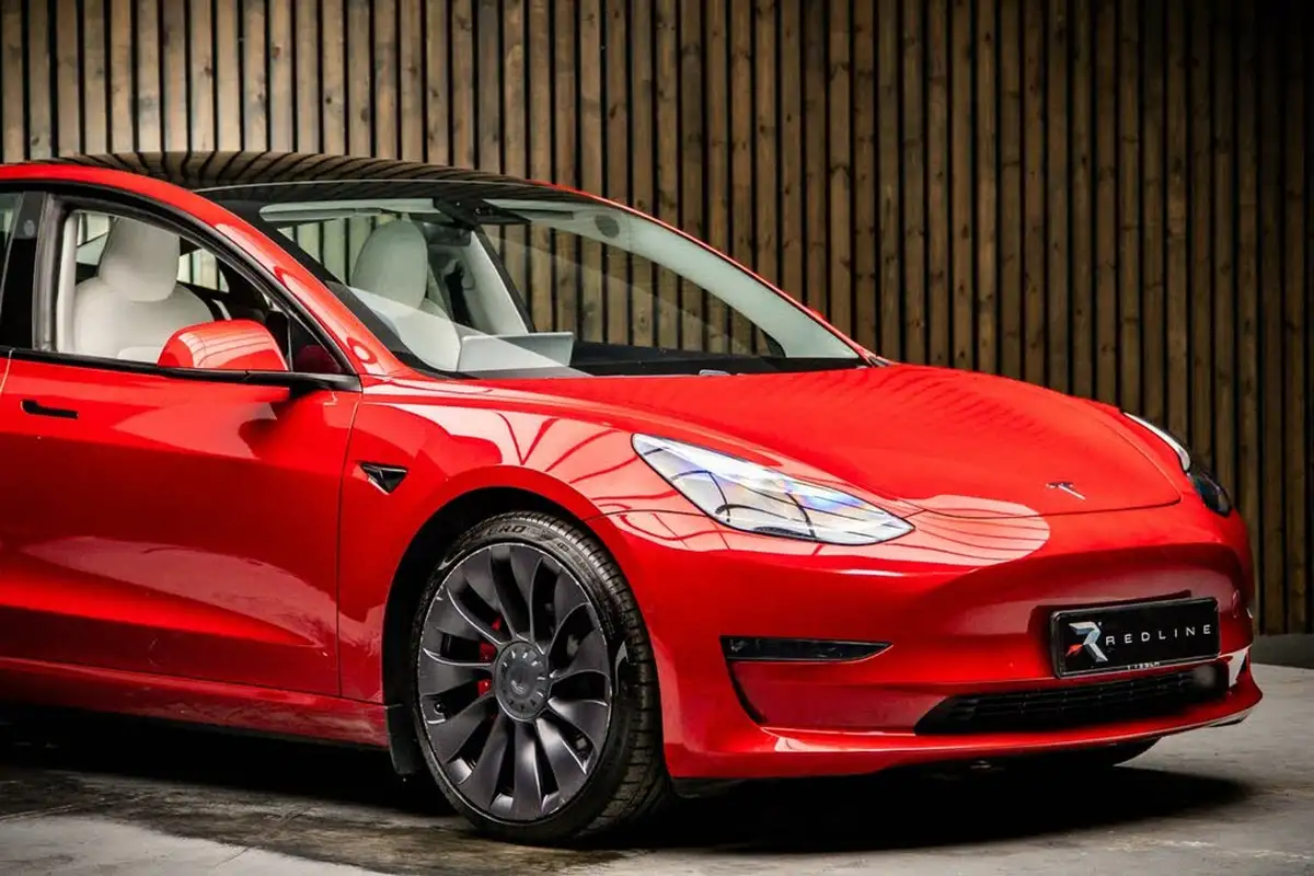 2020-tesla-model-3-e-performance-big-9
